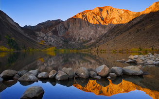 convict lake, озеро, california, гора, небо, камни, mount morrison, usa